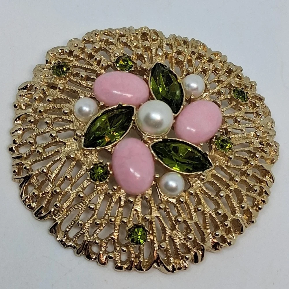 * Vintage Sarah Coventry Faux Pearl Pink Green Gold Tone Pin Brooch